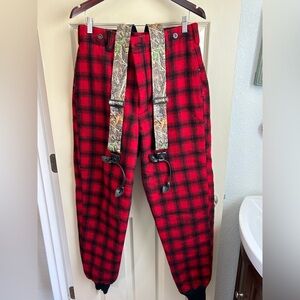 Woolrich insulted hunting pants with suspenders